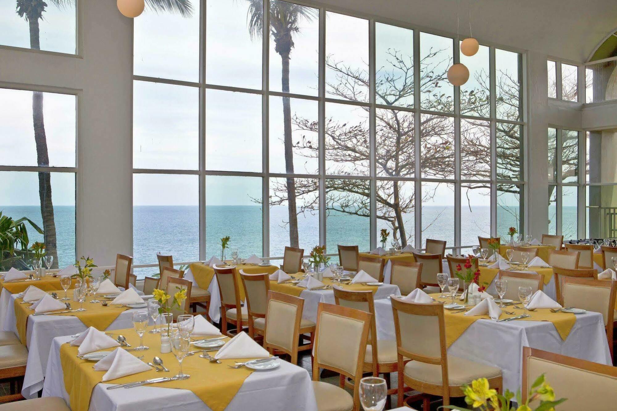 Bahia Othon Palace Salvador Restaurant foto